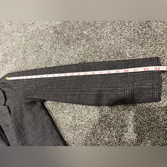 Women’s Plaid Blazer - Picture 2 of 7